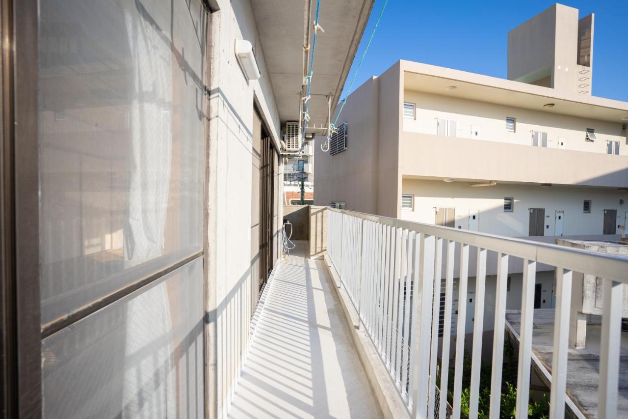 Apartamento スマイルハイツ Naha Exterior foto